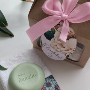 Regalo Box Maletín Toalla y Jabón